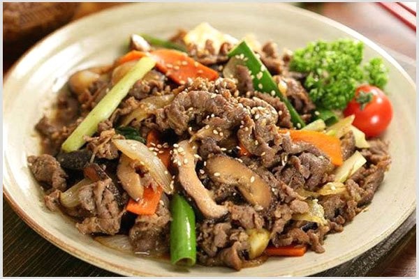 thit-bo-xao-hanh-tay-ca-rot-1781532919.jpg