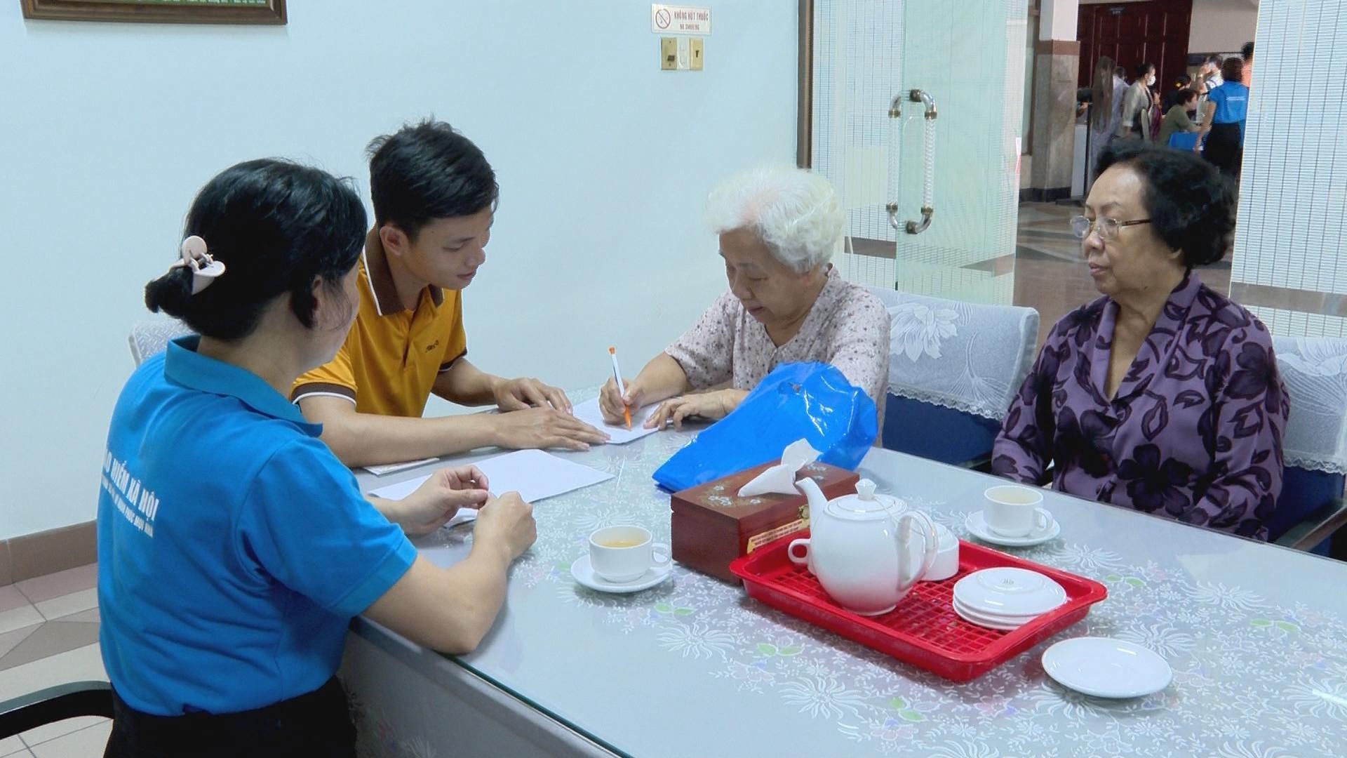 6hbhxh-chi-tra-luong-huu-khoewng-tien-mattransfer-175462702480286534737-1781846458.jpg