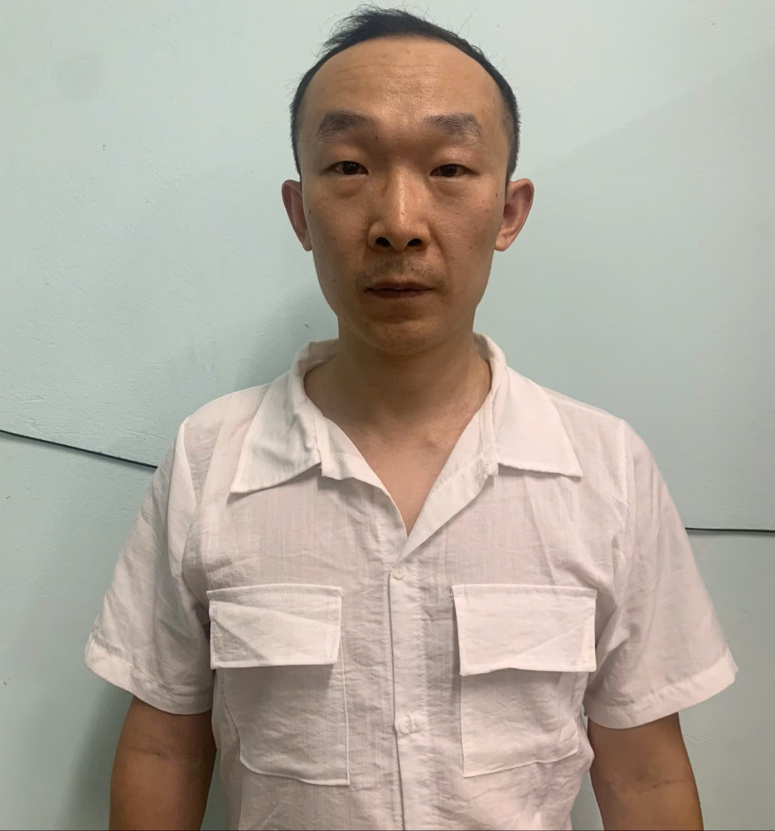doi-tuong-zhao-wei-zhong-tai-co-quan-cong-an-1781804616.png