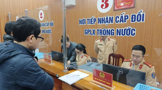 1771547808-cap-doi-giay-phep-lai-xe-1703-width640height356-1783570858.png
