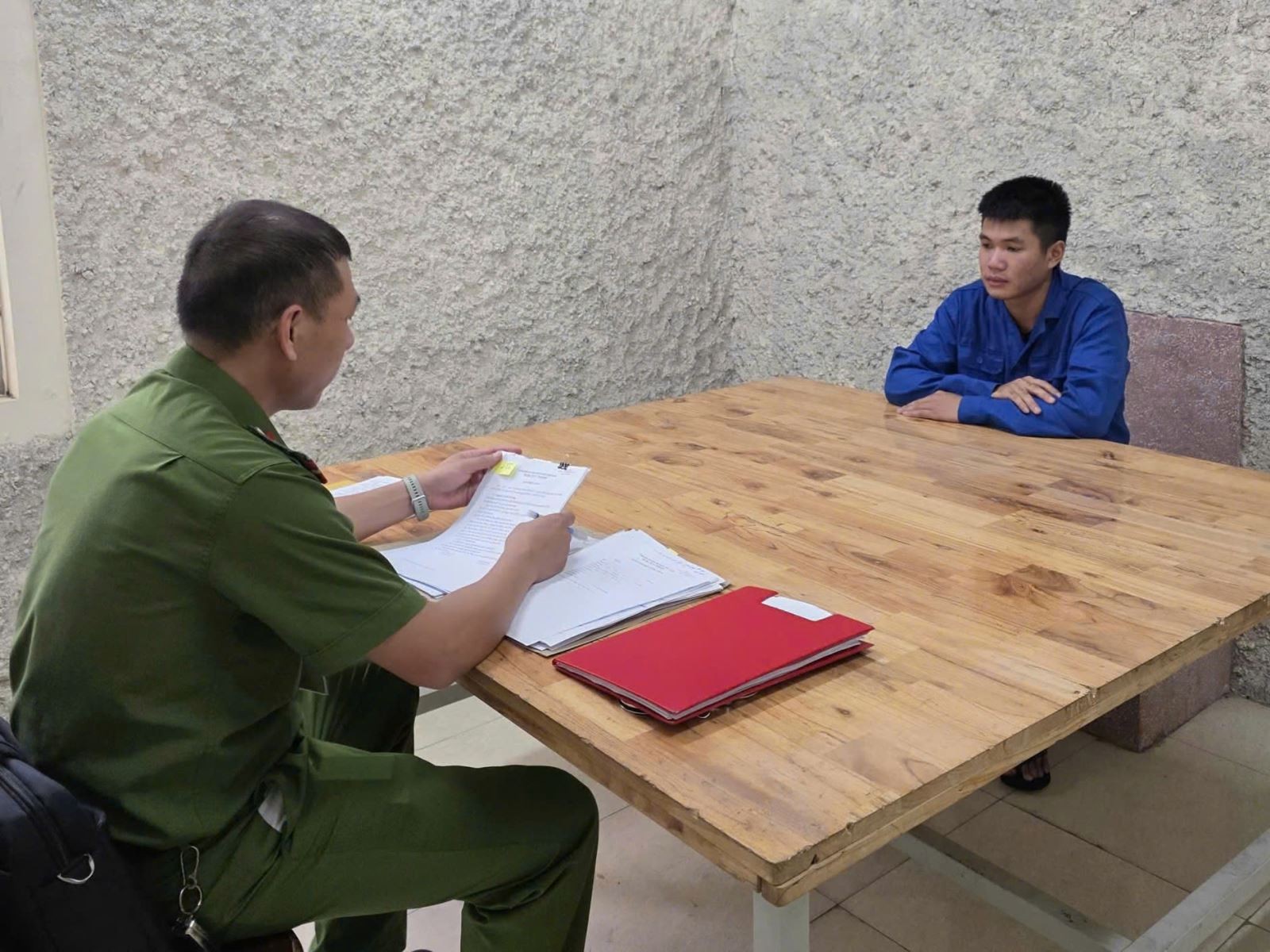 doi-tuong-bui-ngoc-ly-tai-co-quan-cong-an-1783602952.jpg