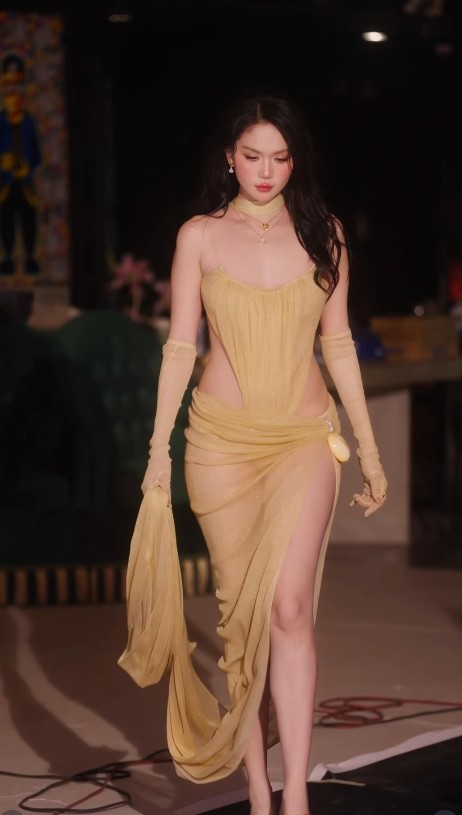 ngoc-trinh-1-1784856111.jpg