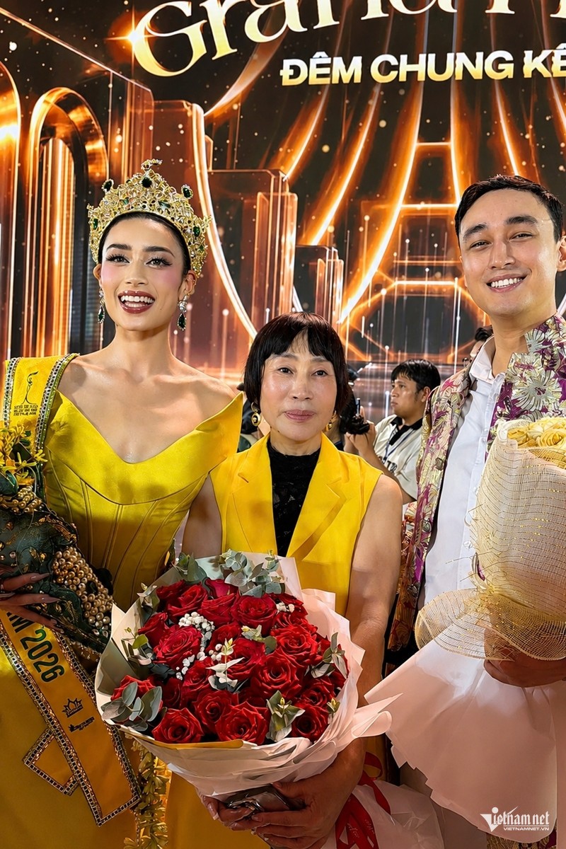w-miss-grand-vietnam-002-484-1785585670.jpg
