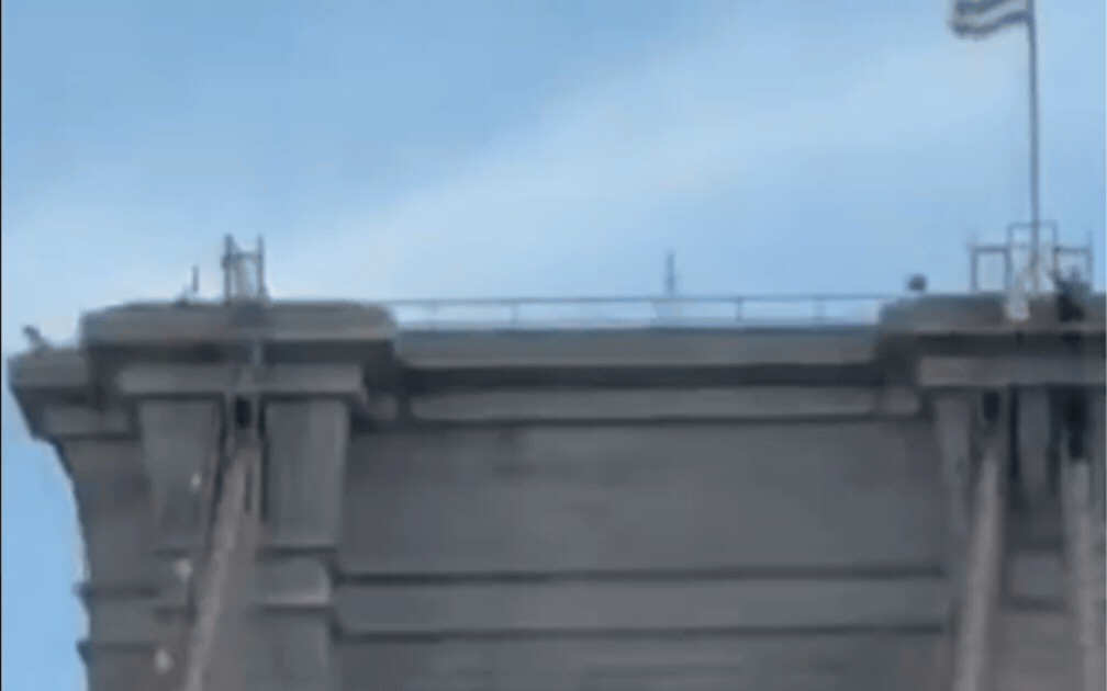 ava-3-17857445799611819811069-1785757734.gif