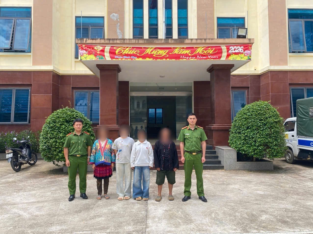 thieu-nu-1786067436.jpg