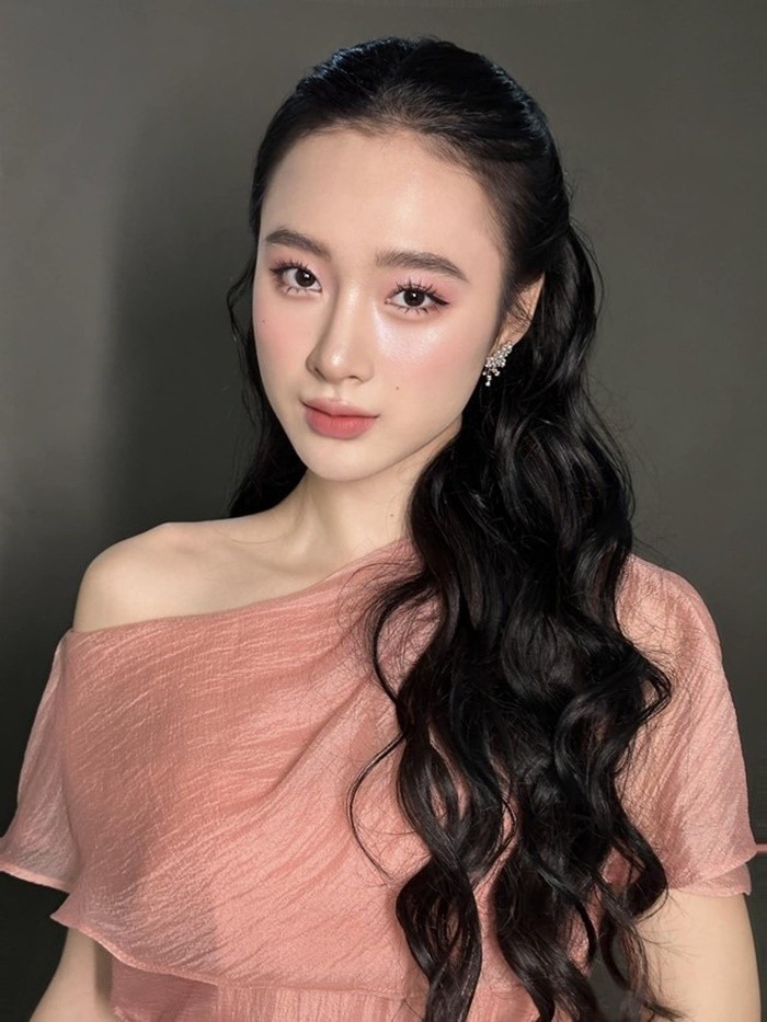 1762478669-angela-phuong-trinh-1-92916-width640height853-1764476413272799339954-1764485911379-17644859116671901170939-17645501917932076340078-11204015-1786672077.jpg