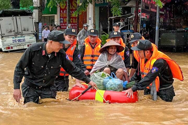 mua-lon-gay-ngap-sau-lao-cai-5-17515424-19232814-1787631558.jpg