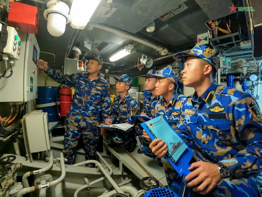 huan-luyen-buom-tau-buom-286-14-1788009468.jpg