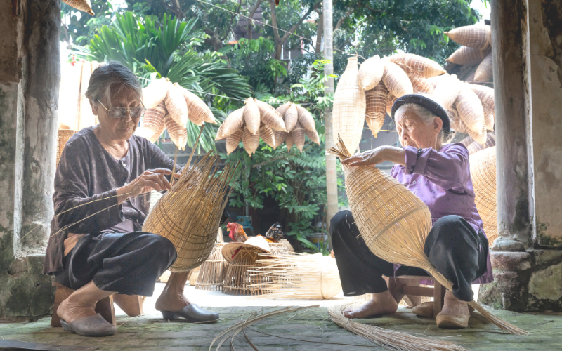 nguoi-cao-tuoi-la-bao-nhieu-tuoi-theo-quy-dinh-phap-luat-1788102475.png