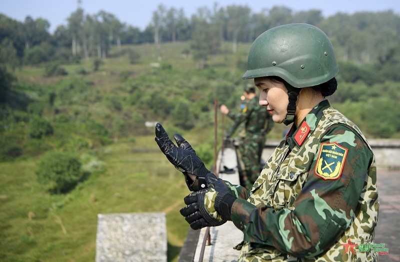 nu-quan-nhan-2-1788175741.jpg