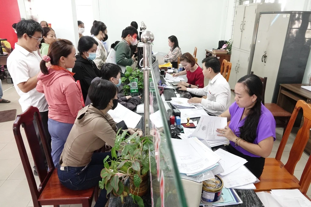 cong-chuc-xa-dong-thanh-nguyen-vy-1786791492221-1-1788826037.webp