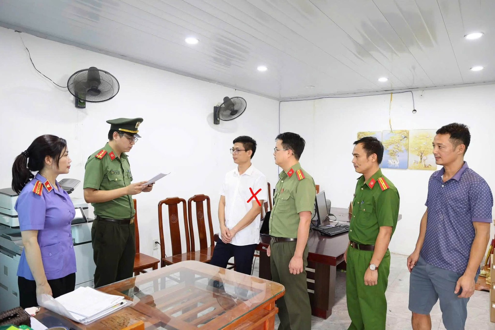 giam-doc-cong-ty-co-phan-xay-dung-ctt-1789390666.png