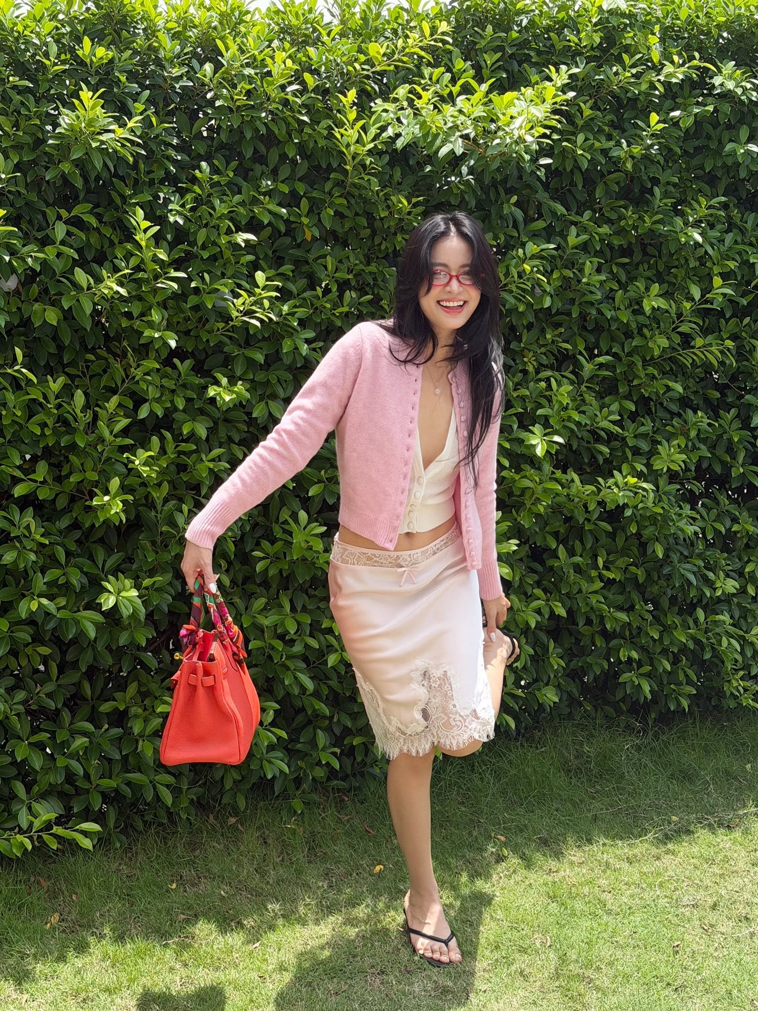 hoang-thuiy-linh-8-1790409055.png