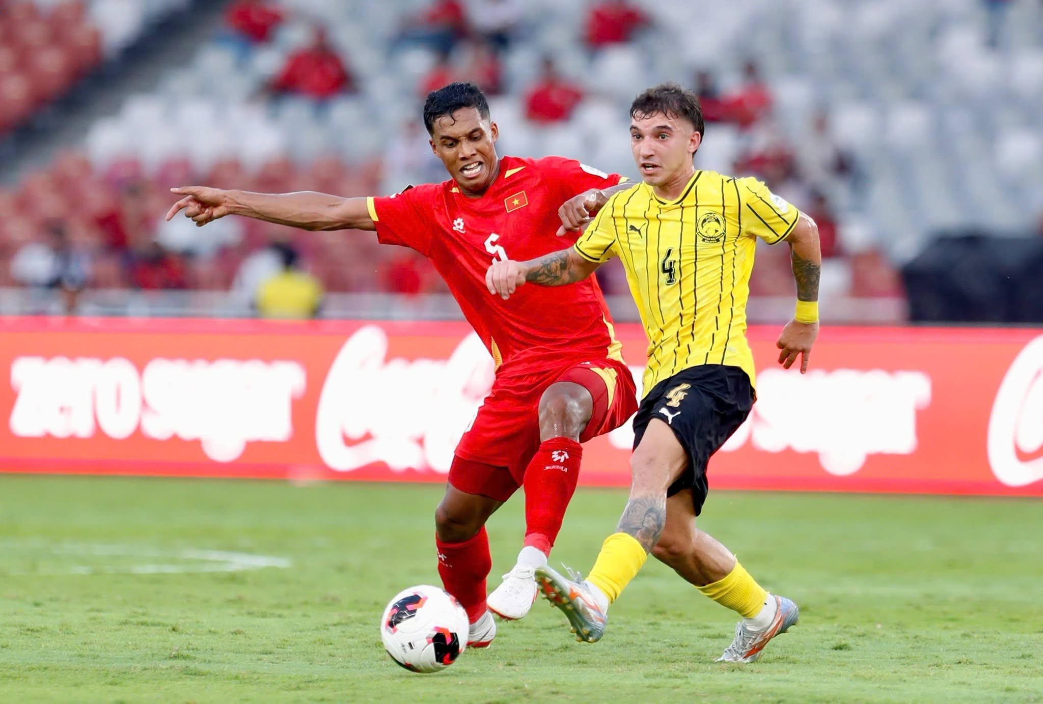 sau-that-bai-o-fifa-asean-cup-2026-vff-chinh-thuc-chot-tuong-lai-hlv-kim-sang-sik-3-1791444308.jpeg
