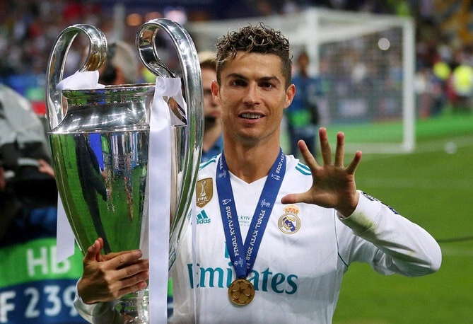 ronaldo-roi-bo-dao-nha-trong-cay-dang-kich-ban-toi-te-da-duoc-du-bao-tu-mua-he-2018-5-1791519207.webp