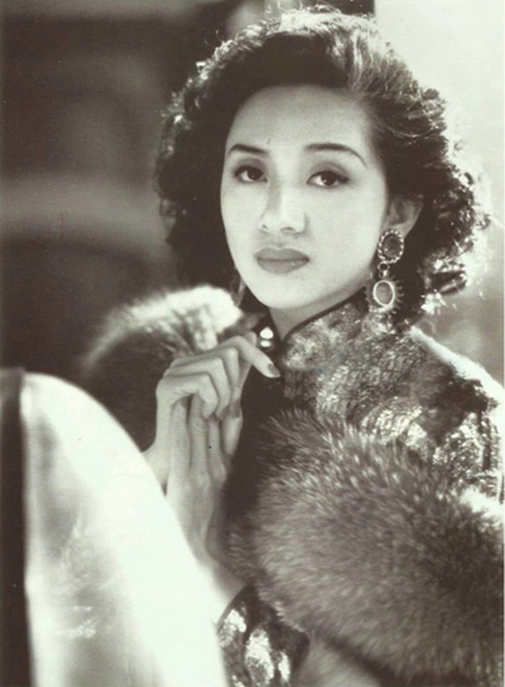 nong-tro-cot-diva-mai-diem-phuong-bi-lay-trom-anh-trai-bat-khoc-treo-thuong-50000-hkd-1-1791724542.jpeg
