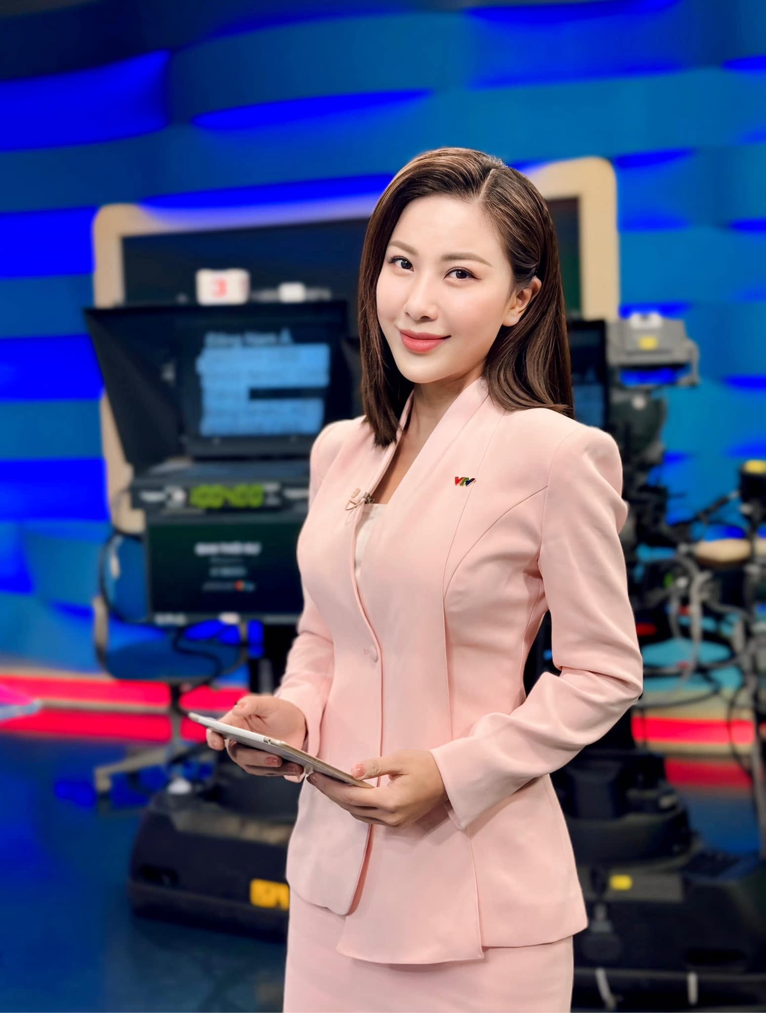 mc-quynh-hoa-8-1791792952.png