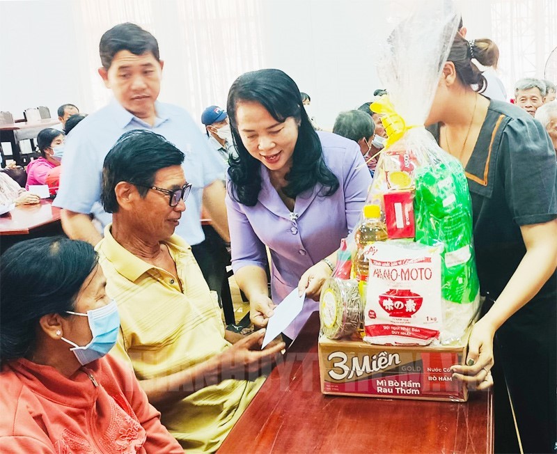 06-01-2023-tphcm-quan-tam-ho-tro-nguoi-ngheo-cong-nhan-nguoi-lao-dong-cung-don-tet-vui-tuoi-dam-am-f7d4c3a8-details-1792026776.jpg