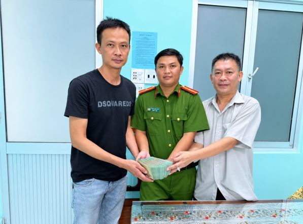 chuyen-khoan-nham-o-ca-mau-1792115241.png