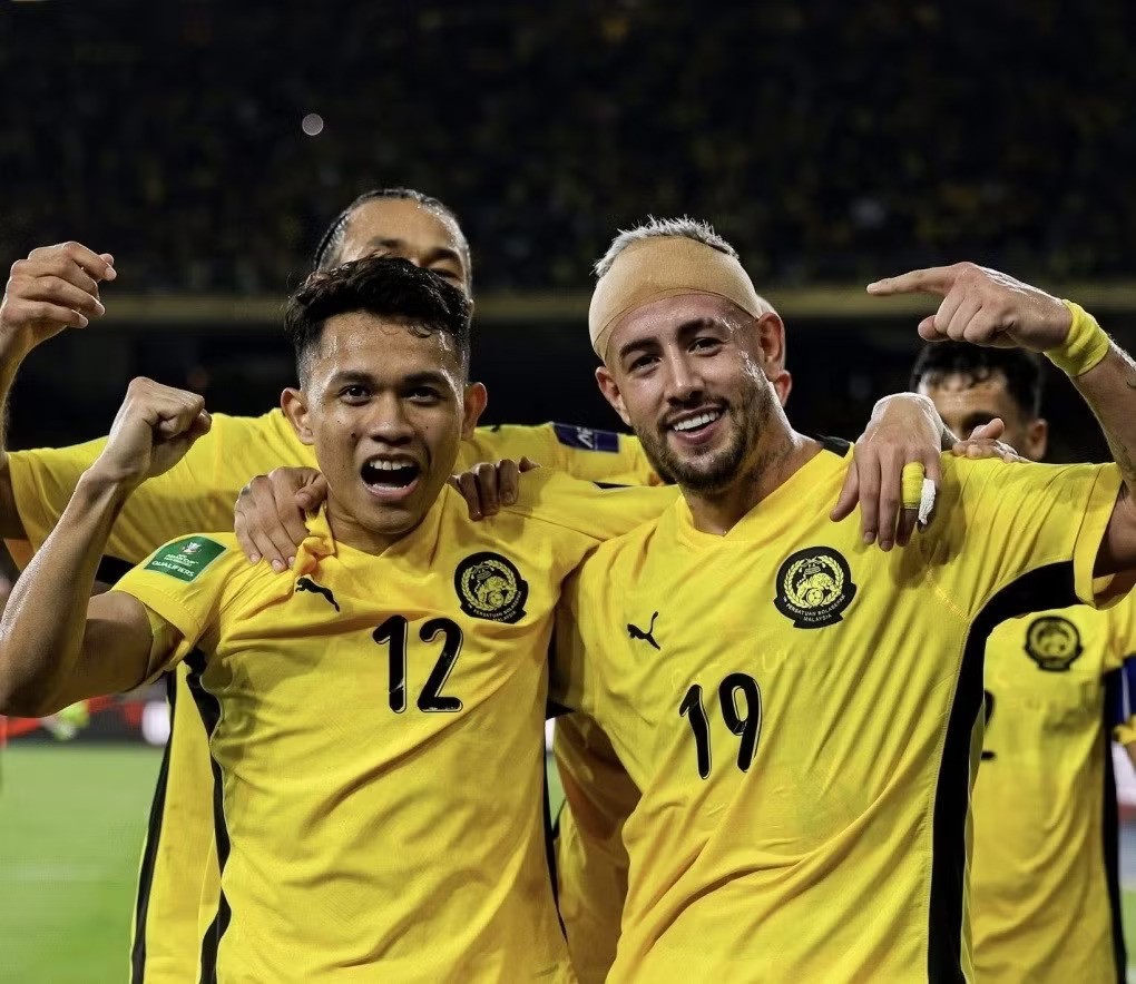 dt-malaysia-lam-gia-ho-so-7-cau-thu-van-vao-de-cu-afc-nha-bao-quoc-te-phan-no-len-tieng-2-1792384520.jpg