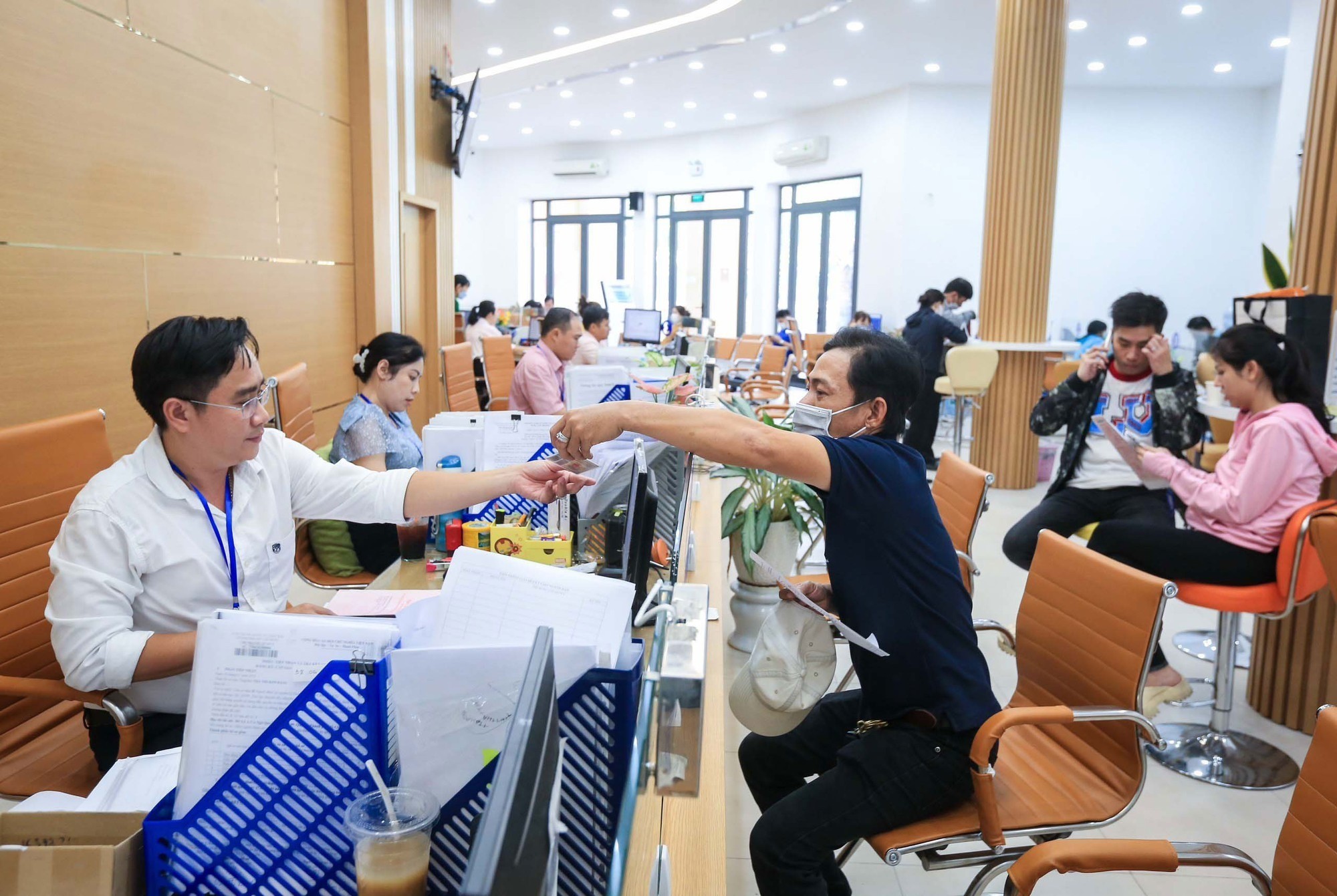 cong-chuc-1735502290357140794189-1744792583245-17447925836211913447788-17911981782891140419812-2-1792843995.jpg
