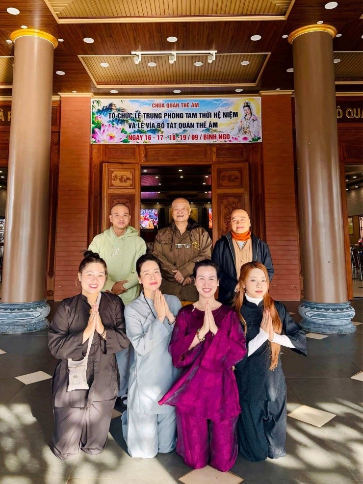 cung-nhat-kim-anh-di-tu-tap-vo-ha-tram-tiet-lo-dieu-dac-biet-ve-nguoi-bo-xuat-gia-3-1793269785.jpg