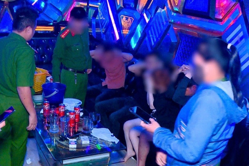 dot-kich-quan-karaoke-phat-hien-28-nam-thanh-nu-tu-duong-tinh-voi-ma-tuy-06463396-1740712855.jpg