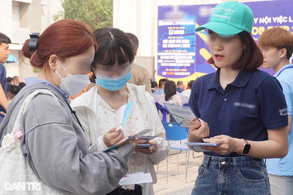mot-nu-sinh-vien-bi-lua-gan-400-trieu-dong-trong-tai-khoan-1748526090547-1748566389.webp