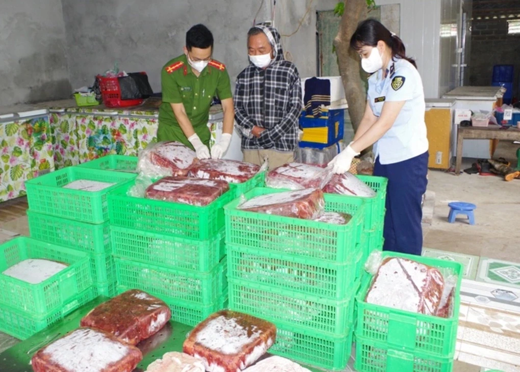 phat-hien-hon-12-tan-noi-tang-dong-vat-boc-mui-oi-thiu-1-edited-1748517916870-1748561428.webp