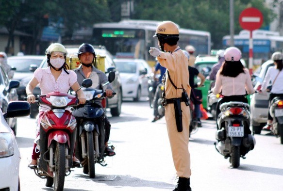 muc-phat-xe-may-bam-coi-sai-quy-dinh-1-1745200858.jpg
