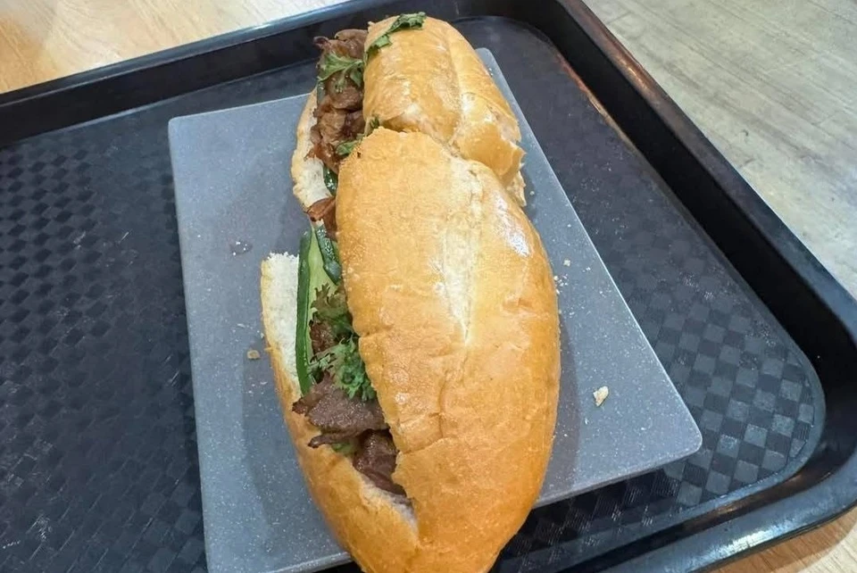 banh-mi-208000-dong-o-noi-bai-1-1752151870.webp