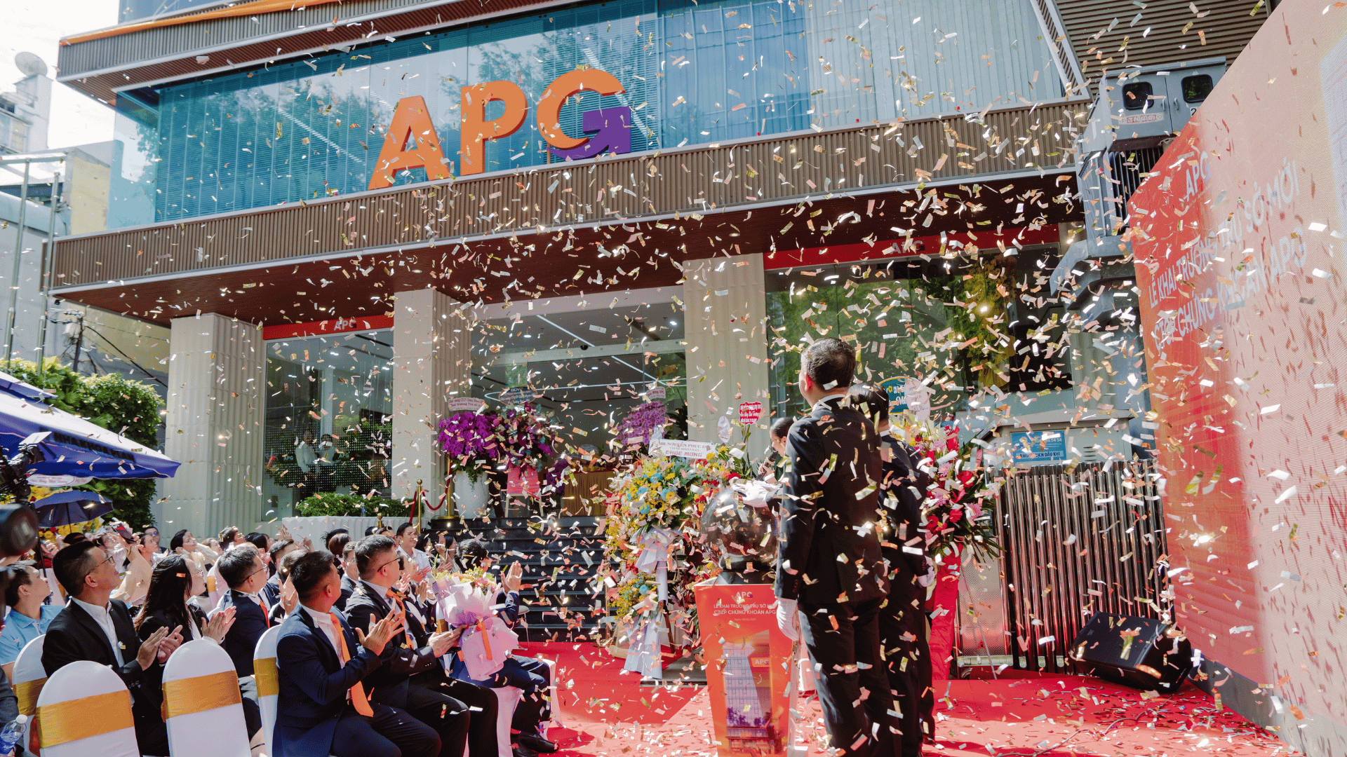 chung-khoan-apg-111072-1752538941.png