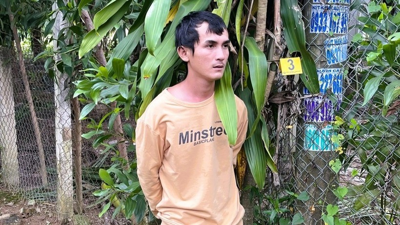 khoi-to-doi-tuong-giet-nguoi-vi-bi-nhac-tu-y-lay-nuoc-uong-o-san-bong-chuyen-14532959-1758187523.jpg
