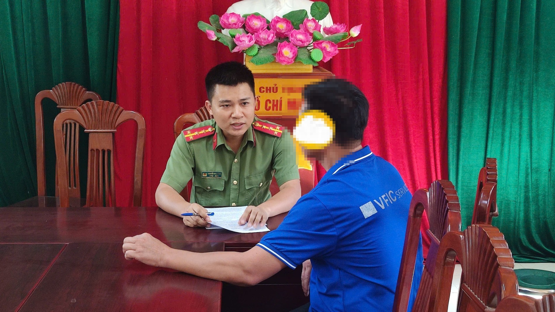 can-bo-cax-lam-viec-voi-ong-lvd-1761098884.jpg