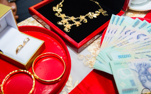 nha-trai-cuoi-vo-can-bao-nhieu-vang-cho-dam-cuoi-1-1767879263.png