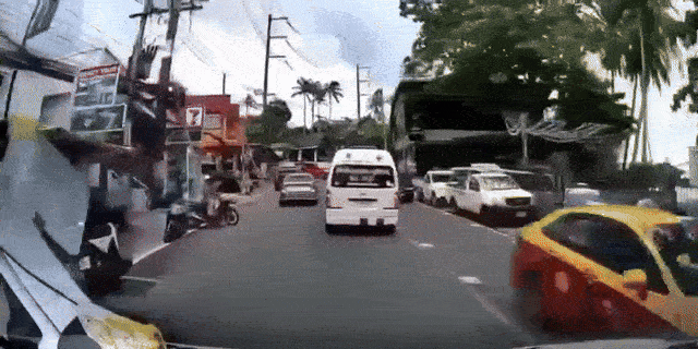 taxi-thailand-ambulance-patient-1-taxi-blocks-ambulance-on-narrow-road-in-thailand-resulting-in-death-of-emergency-patient-1745912596.gif