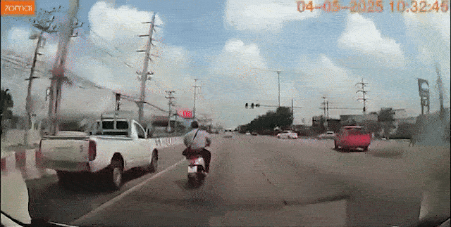 motorcyclist-thailand-low-hanging-wire-1-motorcyclist-in-thailand-killed-after-low-hanging-wire-flings-him-onto-path-of-truck-1746605421.gif