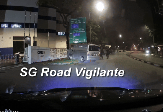 van-burnout-gif-5-van-crashes-into-tree-at-jurong-tyre-catches-fire-in-burnout-driver-arrested-for-drink-driving-1750042395.gif
