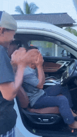 ezgif-5e993773abef54-m-sian-dad-breaks-down-in-tears-after-11-kids-surprise-him-with-brand-new-car-for-father-s-day-1750389413.gif