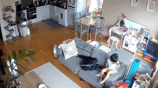 toddler-saves-dad-diabetic-attack-3-toddler-in-uk-saves-dad-during-diabetic-attack-gives-him-medicine-ensures-he-swallows-it-1750925583.gif