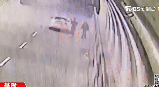 ghost-tunnel-taiwan-motorcyclist-in-taiwan-sees-ghost-in-tunnel-cctv-footage-shows-woman-coming-out-of-car-1761886865.gif
