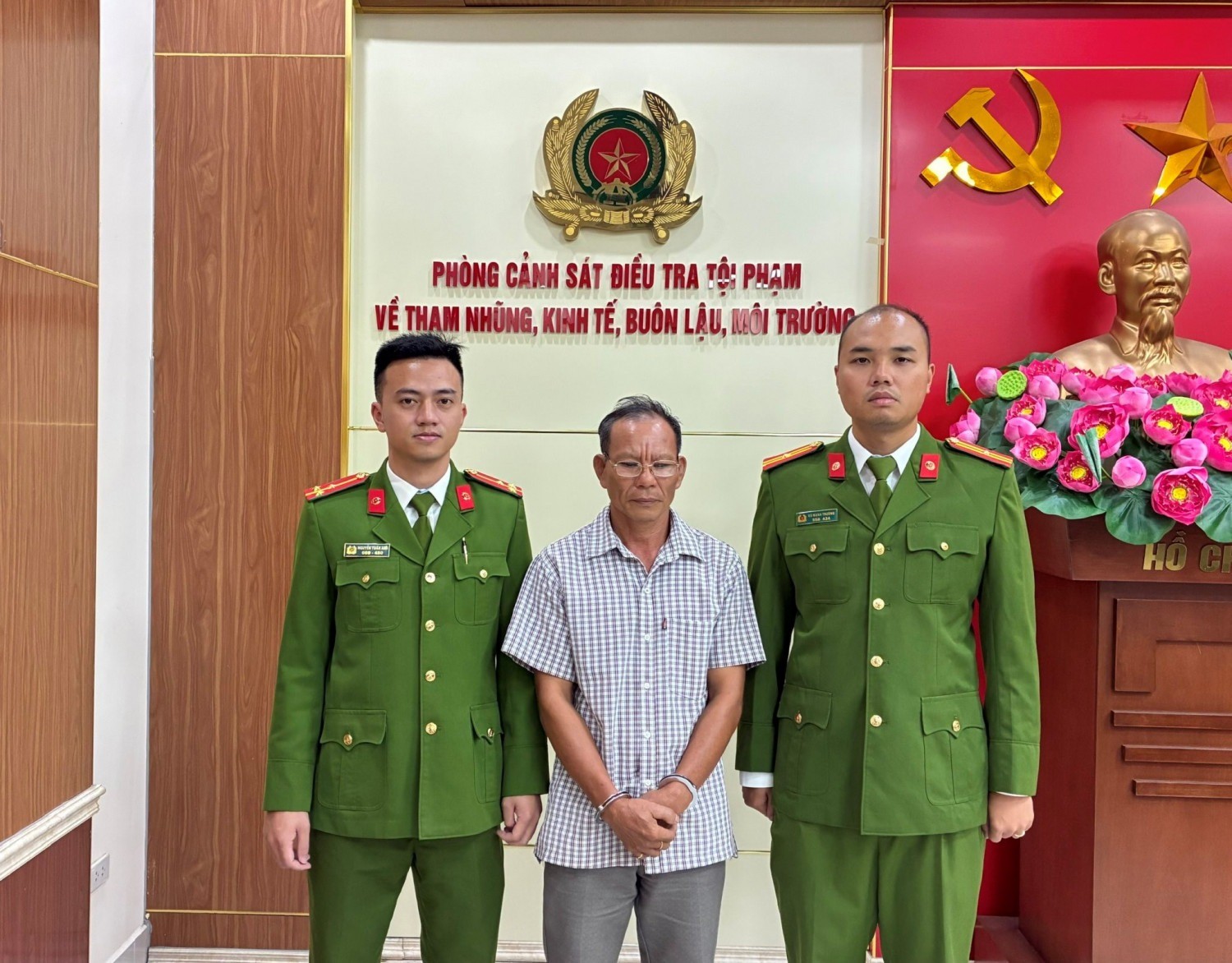 bat-nguyen-van-minh-bi-can-tron-truy-na-8-nam-1762822867.jpg