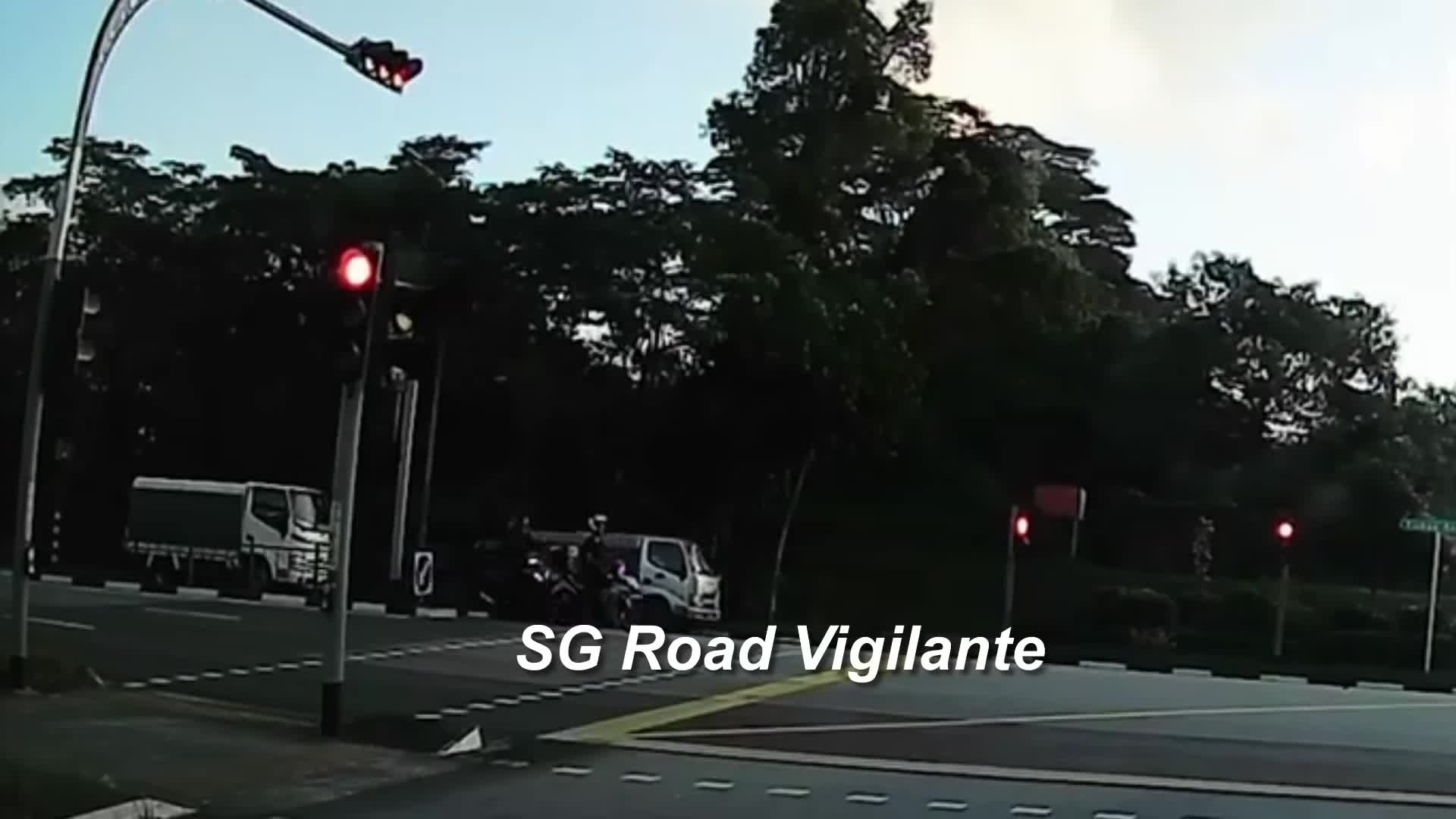 12mar2025-0747hrs-yishun-ave-8-fail-to-conform-to-red-light-signal-and-hit-motorcyclist-turning-right-quoted-hope-this-video-evidence-is-useful-to-the-motorcyclist-1741880476.mp4