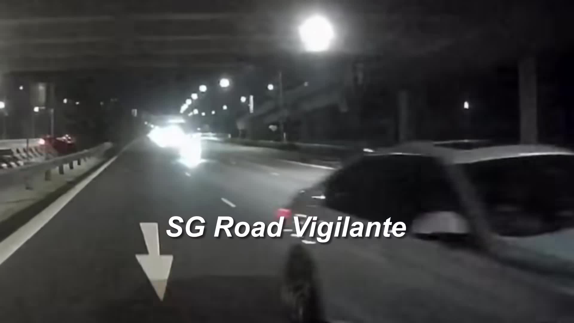 20feb2025-2309hrs-tpe-sfq30c-bmw-335-tailgate-and-hi-beam-vw-touran-skb5700p-on-lane-1-overtake-from-the-left-which-resulted-in-an-motorcyclist-accident-1740561621.mp4