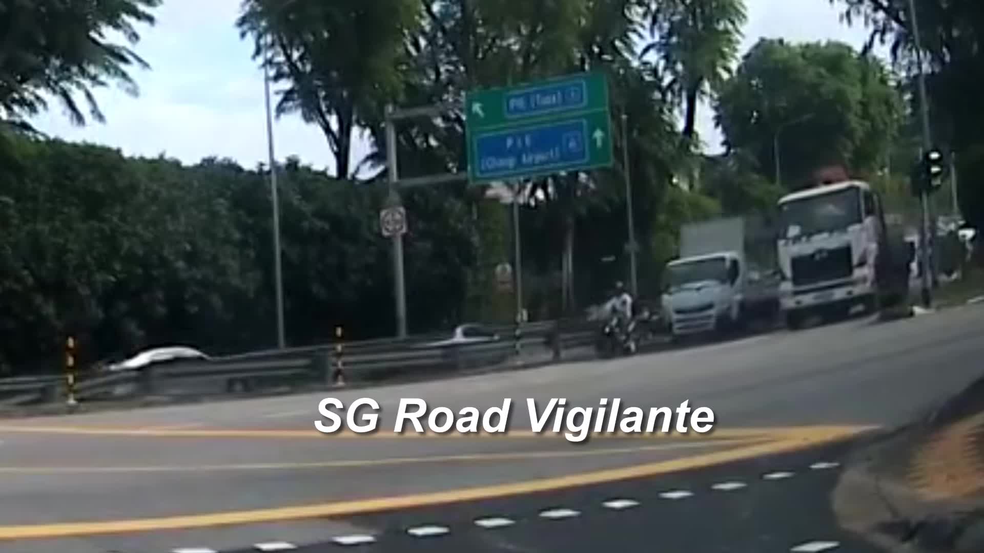 5jul2025-1000hrs-whitley-road-towards-stevens-road-lorry-fail-to-stop-and-rear-ended-motorcyclist-quoted-hope-the-motorcycle-rider-is-fine-1751856366.mp4