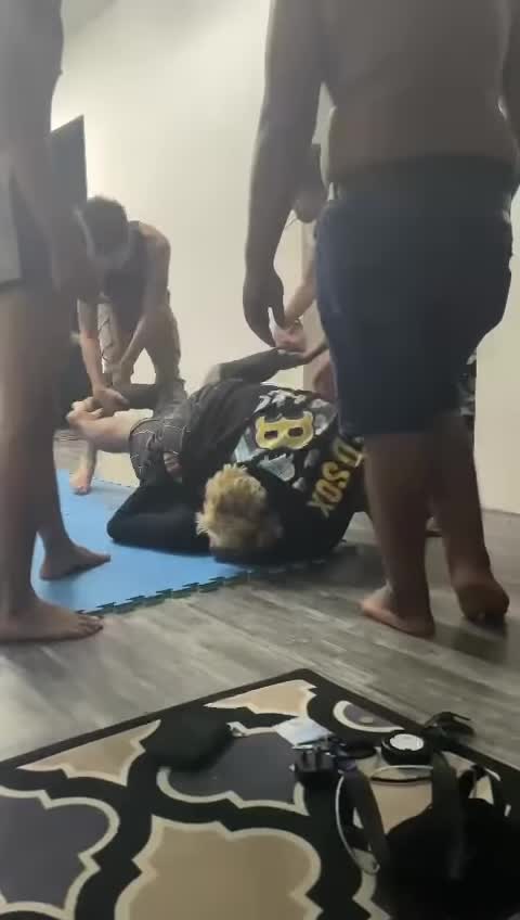 690-1745400775.mp4