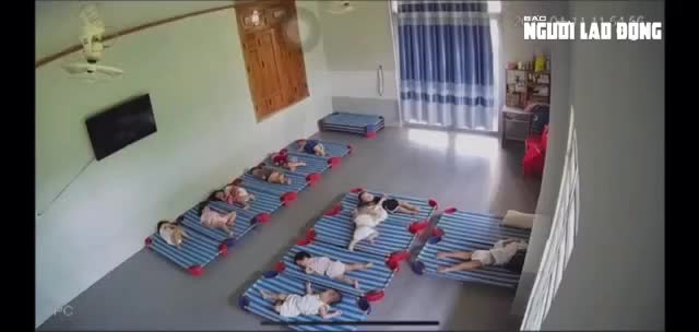 bao-mau-danh-tre-da-man-o-quang-nam-quen-tat-camera-phu-huynh-moi-phat-hien-1765735452.mp4