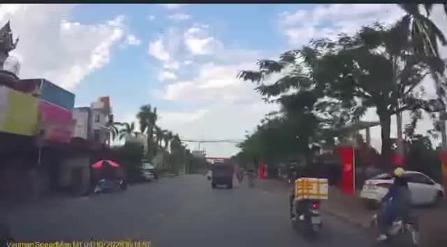 camera-can-canh-vu-no-lon-tai-ki-ot-canh-san-van-dong-o-hai-phong-khien-nguoi-dan-hoang-so-1-1759645071.mp4