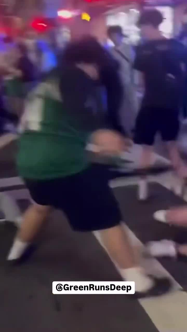 celtics-and-knicks-fans-brawling-on-caus-1746761312.mp4