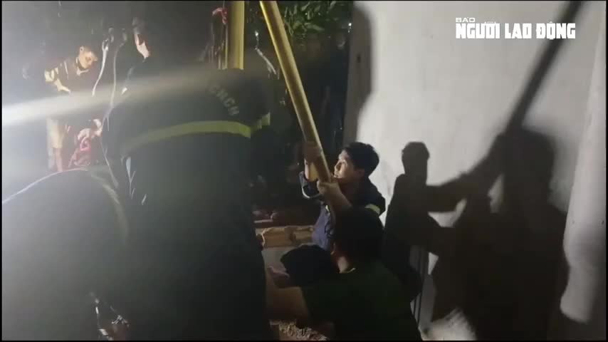 clip-cuu-kip-thoi-nguoi-phu-nu-roi-xuong-gieng-sau-30-met-1779987013.mp4